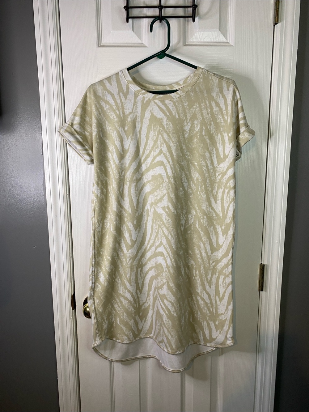 new directions Cream Zebra-Print Short Sleeve Dress Size Small Petite.